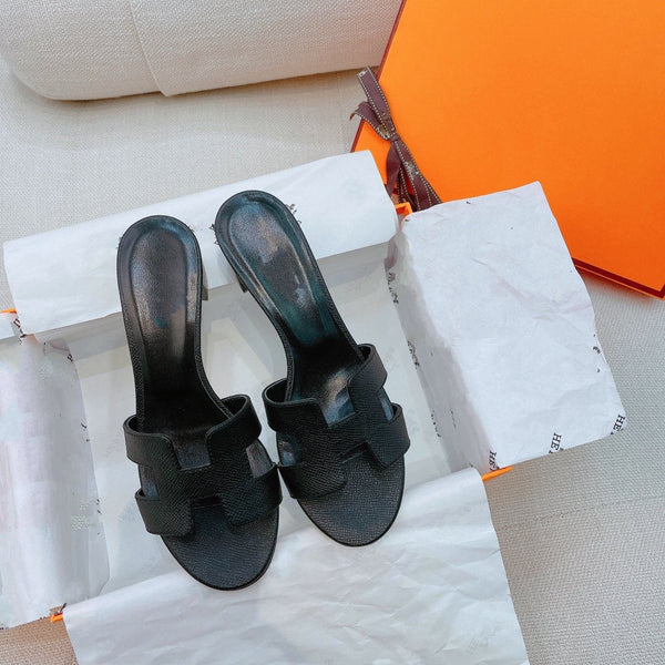 Sandalo Oasis in pelle di vitello Epsom nero