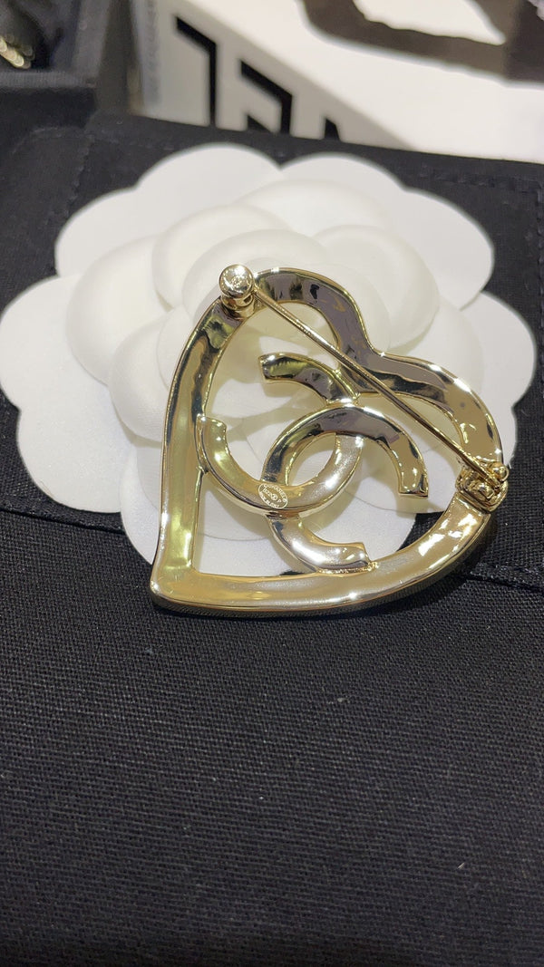 CC Brooch Gold 159549