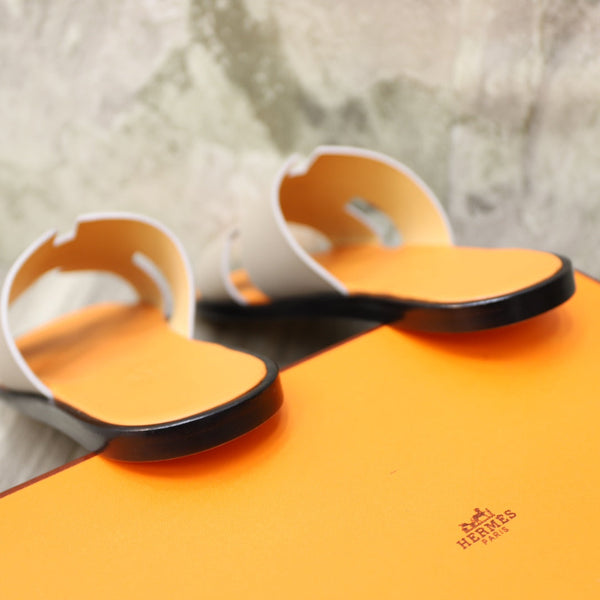 HM IZMIR SANDAL TANGERINE AND PALE GRAY CALFSKIN