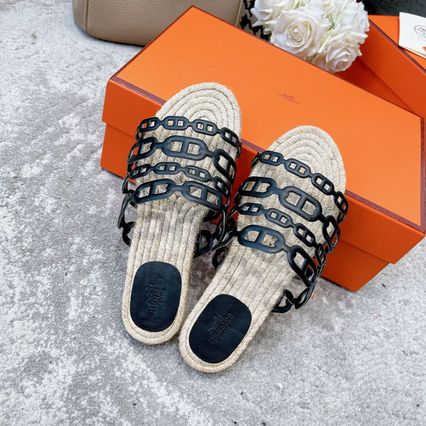 PANTOFOLE CON SUOLA DI PAGLIA IN PELLE DI AGNELLO NERA