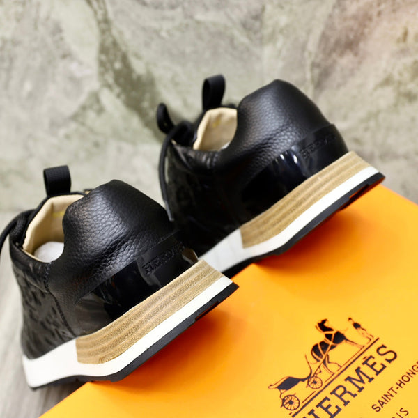 HM EMBOSSED ICON SNEAKER BLACK CALFSKIN