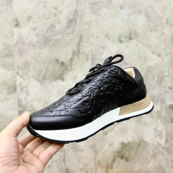 HM EMBOSSED ICON SNEAKER BLACK CALFSKIN