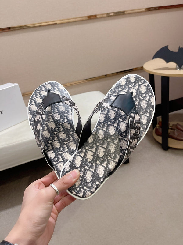 CD ALIAS THONG BLACK AND BEIGE JACQUARD