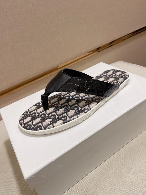 CD ALIAS THONG CROCODILE MOTIF BLACK AND BEIGE CALFSKIN