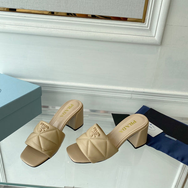 Sandalo con tacco Pra 65 suola quadrata in pelle beige trapuntata