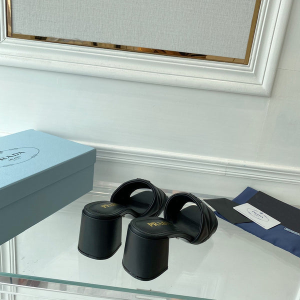 Sandalo con tacco Pra 65 suola quadrata trapuntato in pelle nera