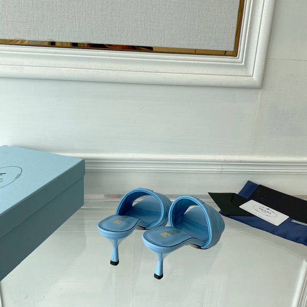 Sandalo con tacco Pra 65 a punta in pelle trapuntata blu cielo