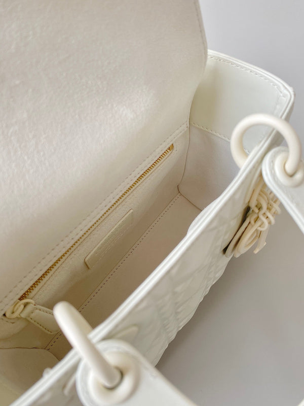 SMALL LADY 20 PELLE DI AGNELLO BIANCA MOTIVO A ROMBI