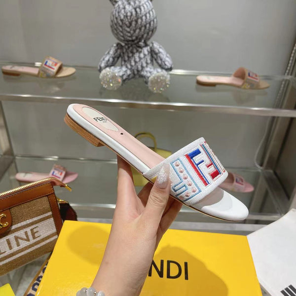 Ciabatte con logo multicolore FF in pelle rosa e bianca