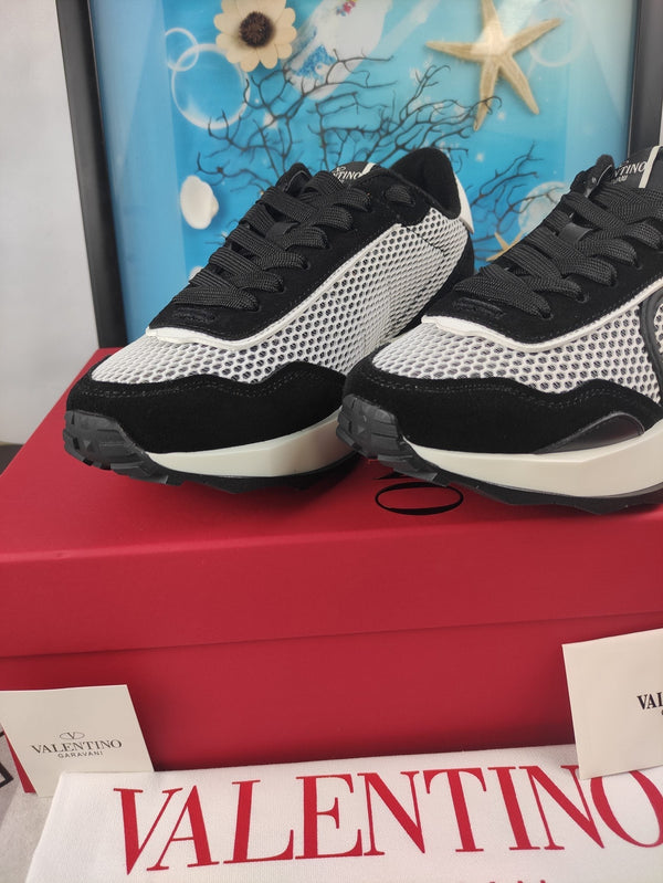 Lace And Mesh Lacerunner Sneaker In Black Mix White 994621