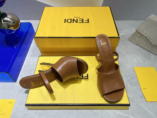 FENDI PRIMO SANDALO CON TACCO ALTO 95 MM IN PELLE DI AGNELLO MARRONE SEPPIA CON FERRAMENTA ORO