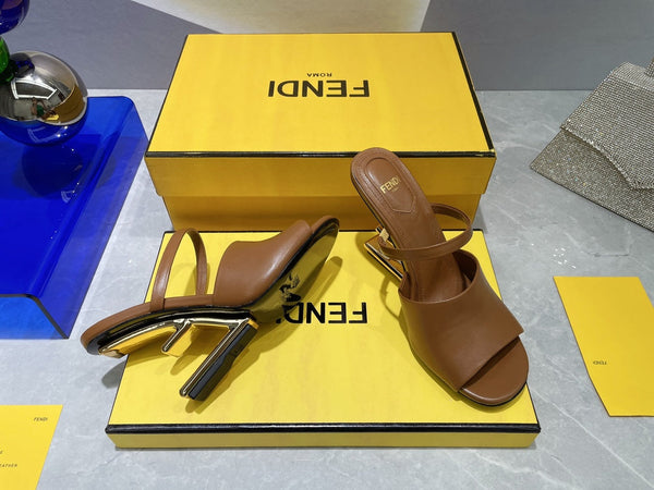 FENDI PRIMO SANDALO CON TACCO ALTO 95 MM IN PELLE DI AGNELLO MARRONE SEPPIA CON FERRAMENTA ORO