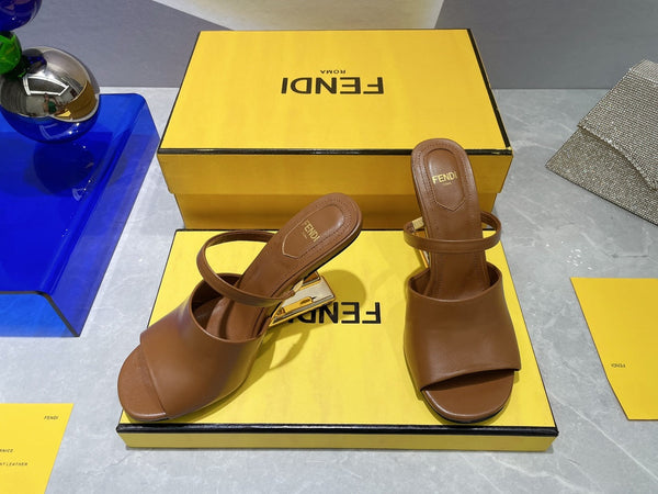 FENDI PRIMO SANDALO CON TACCO ALTO 95 MM IN PELLE DI AGNELLO MARRONE SEPPIA CON FERRAMENTA ORO