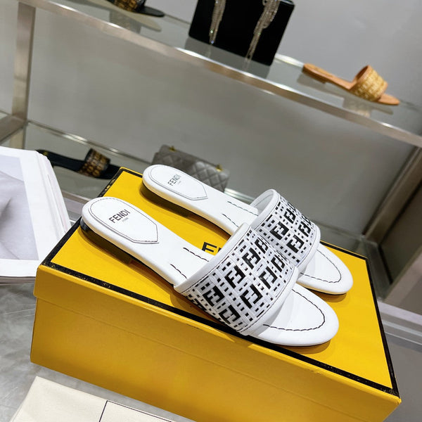 FF Women Raffia Sandal White