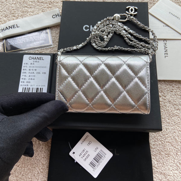 CC 24 Classic Wallet On Chain 11cm Silver Sheepskin  156514