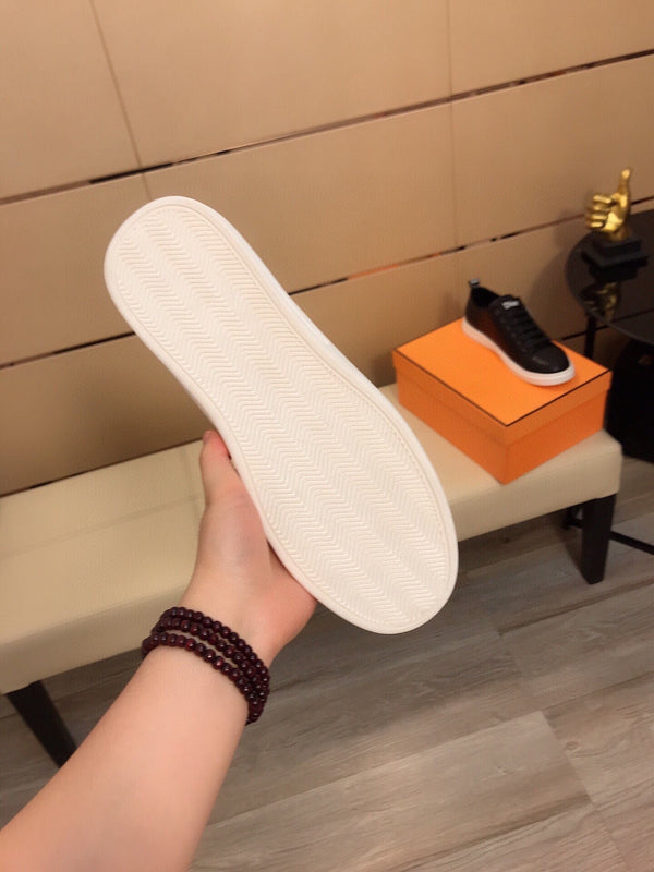 CD B23 LOW-TOP CIRCLE ICON SNEAKER BLACK CALFSKIN