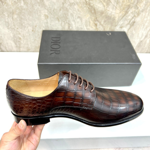 CD CROCODILE MOTIF BASIC OXFORD RUSSET CALFSKIN