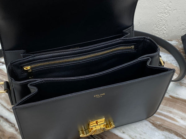 CLASSIQUE TRIOMPHE 22 BLACK CALFSKIN GOLD HARDWARE
