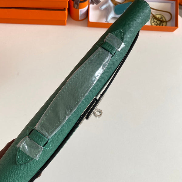 HM Kelly Cut 31 Kaitoke Green Epsom Leather Silver Hardware 229041