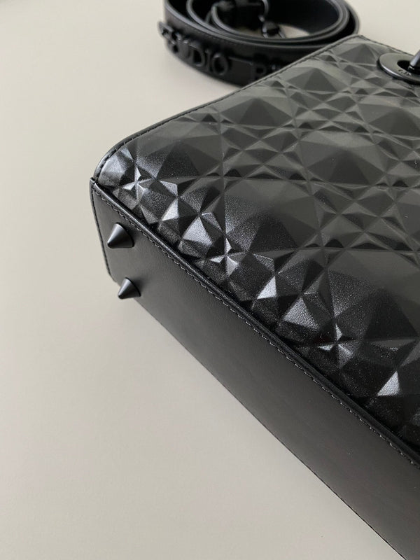 SMALL LADY 20 TUTTA NERA IN PELLE DI AGNELLO CON MOTIVO A ROMBI