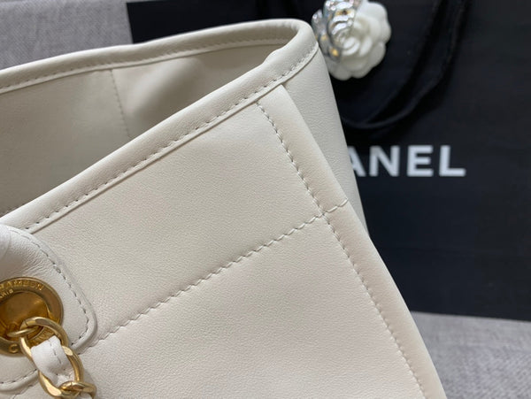 BORSA CC DEAUVILLE TOTE 39CM IN PELLE DI VITELLO BIANCA CON LOGO MULTICOLORE