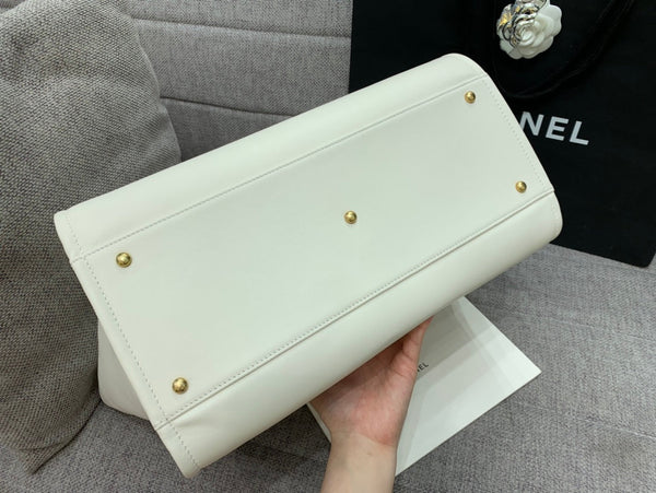 BORSA CC DEAUVILLE TOTE 39CM IN PELLE DI VITELLO BIANCA CON LOGO MULTICOLORE