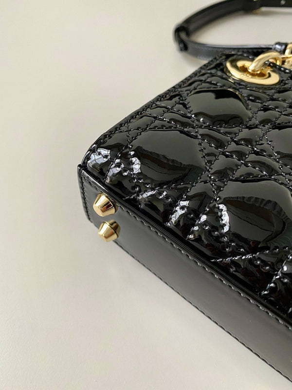 micro lady 12 black patent caslfskin