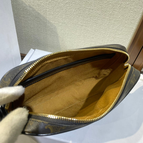 BORSA MESSENGER MEDIA 23 IN TELA TRIOMPHE NERA CON STAMPA CELINE