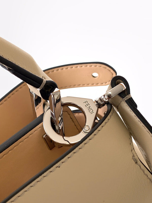 Borsa Peekaboo ISeeU Small da 27 cm in pelle di agnello color avorio con finiture dorate