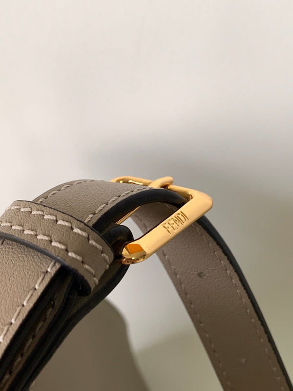 Borsa Peekaboo ISeeU Small da 27 cm in pelle di agnello marrone con finiture dorate