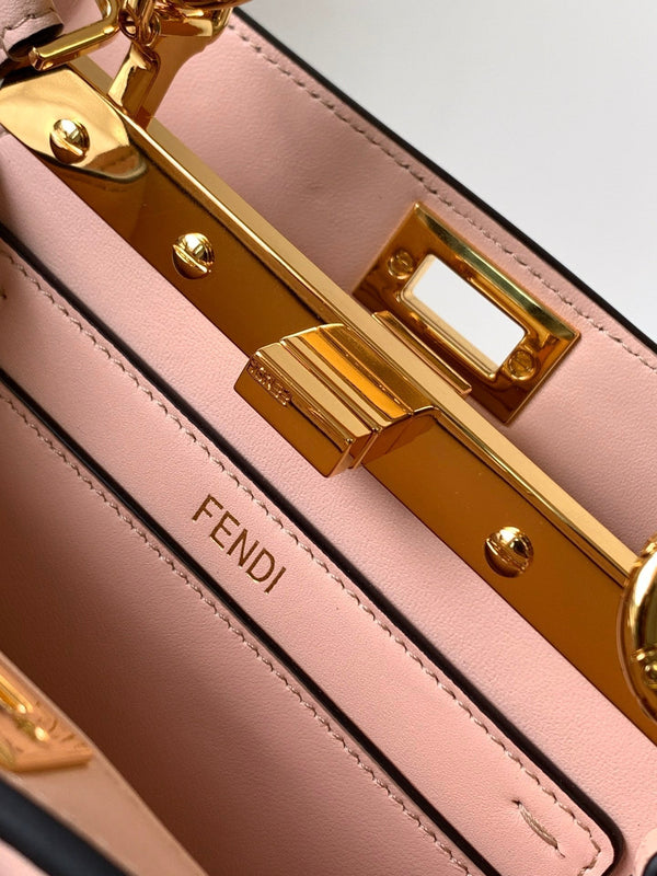 Borsa Peekaboo ISeeU Petite 20 Pelle di agnello rosa Ghw