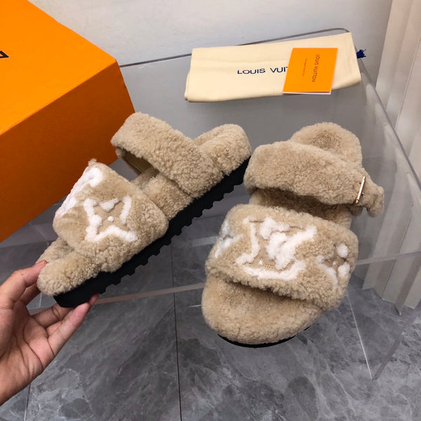 LV Paseo Flat Comfort Mule in lana marrone chiaro