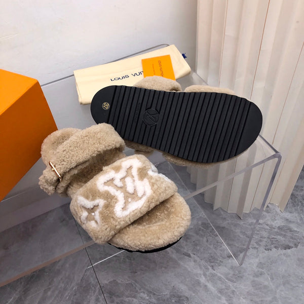 LV Paseo Flat Comfort Mule in lana marrone chiaro