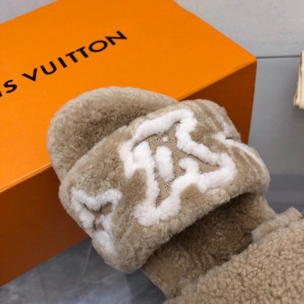 LV Paseo Flat Comfort Mule in lana marrone chiaro