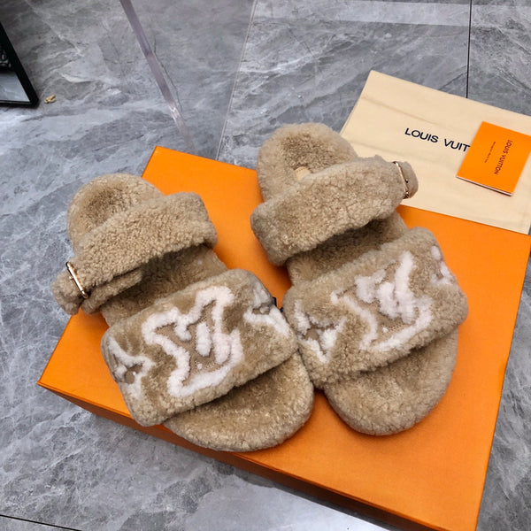 LV Paseo Flat Comfort Mule in lana marrone chiaro