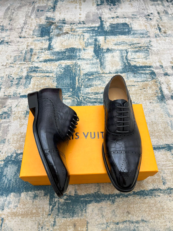 LV LACE-UP SHOES IN BLACK CALFSKIN