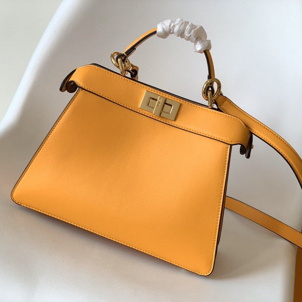 Borsa Peekaboo ISeeU Small da 27 cm in pelle di agnello gialla con finiture dorate