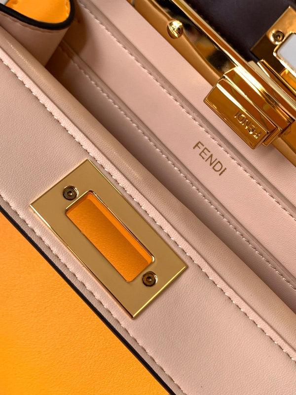 Borsa Peekaboo ISeeU Small da 27 cm in pelle di agnello gialla con finiture dorate