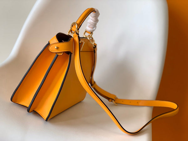 Borsa Peekaboo ISeeU Small da 27 cm in pelle di agnello gialla con finiture dorate