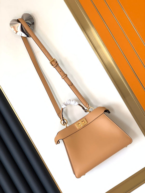 Borsa Peekaboo ISeeU Small da 27 cm in pelle di agnello beige con finiture dorate