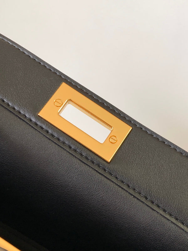 Borsa Peekaboo ISeeU Small da 27 cm in pelle di agnello marrone chiaro, finiture dorate