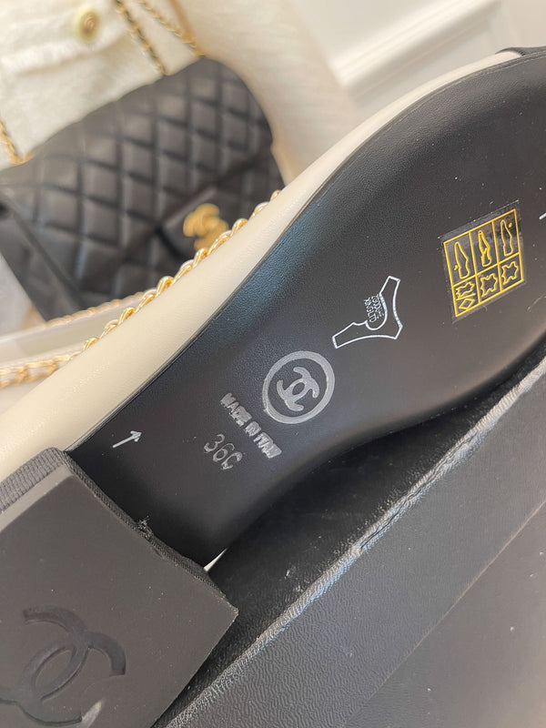 CC Ballet Flats 25mm White Bow Tie Chain Lambskin