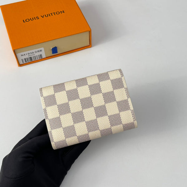 LV M41938 Cardboard Victorine Wallet White Monogram Canvas 221678