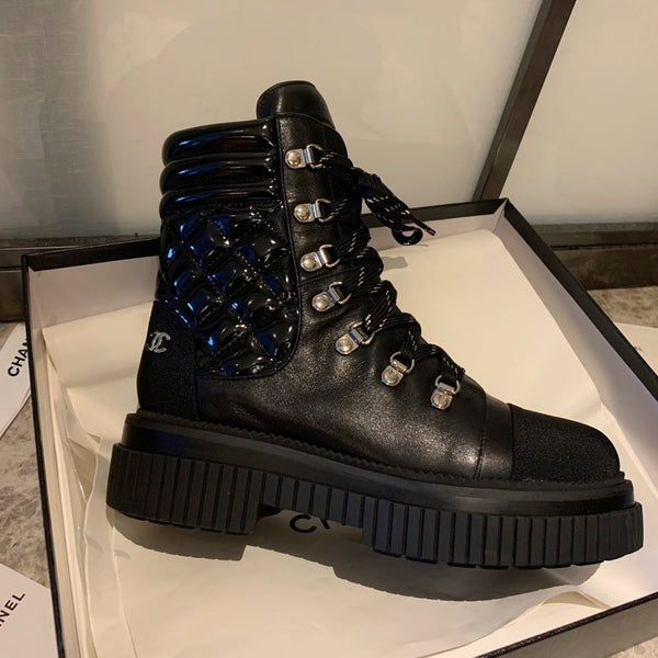 Stivali da combattimento CC 50 mm in pelle di vitello lucida nera trapuntata e tessuto in lycra 940073