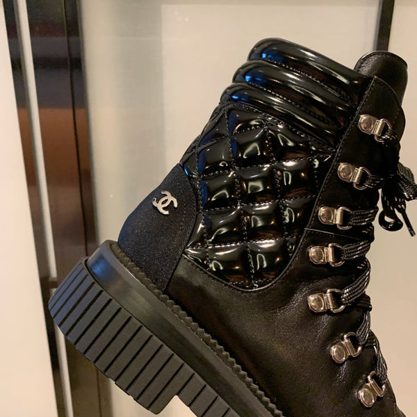 Stivali da combattimento CC 50 mm in pelle di vitello lucida nera trapuntata e tessuto in lycra 940073