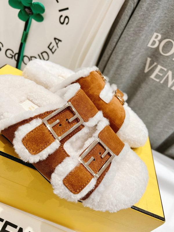 FENDI DAD SANDAL MULE IN BRONZE BROWN SUEDE WITH WHITE FLEECE