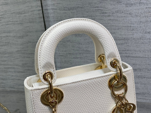 BORSA MINI LADY 17 IN PELLE DI AGNELLO BIANCA GOFFRATA CON CHIUSURA DORATA