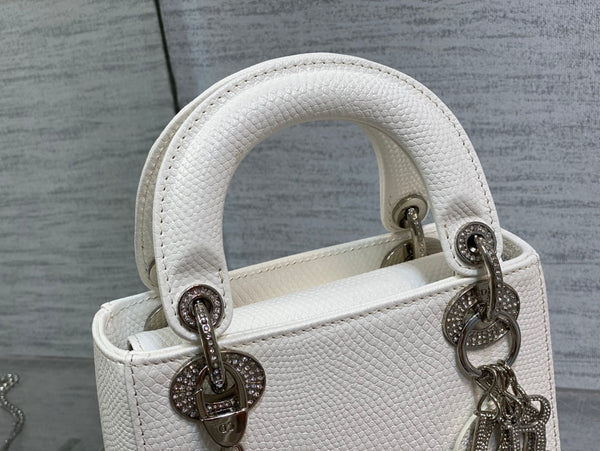 BORSA MINI LADY 17 IN PELLE DI AGNELLO GOFFRATA BIANCA CON CHIUSURA ARGENTATA