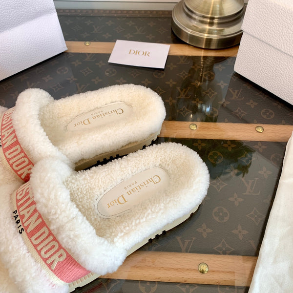 CD Dway Slide Pink White Fleece Lining And Canvas Fabric