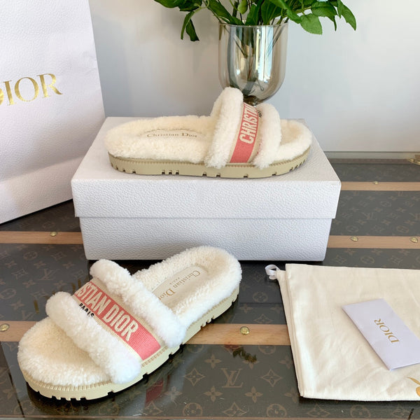 CD Dway Slide Pink White Fleece Lining And Canvas Fabric